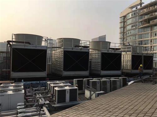 傳統填料冷卻塔與無填料霧化冷卻塔,無填料噴霧式冷卻塔缺點